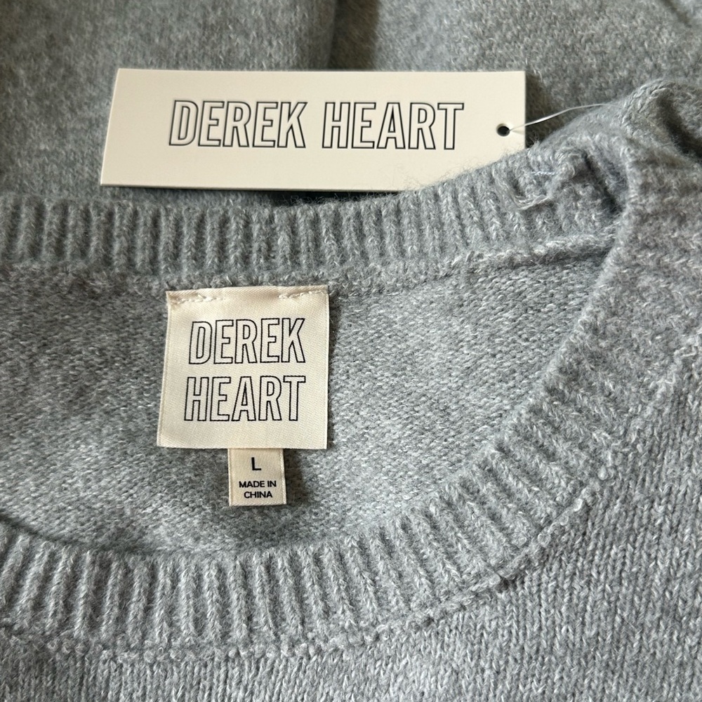 Derek Heart Gray Crewneck Sweater with Black Heart and Pink Bow Accents NWT (L) - Picture 2 of 4